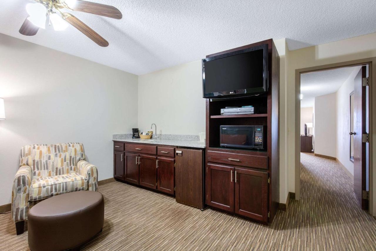 Quality Inn & Suites Mountain Home North Exterior photo